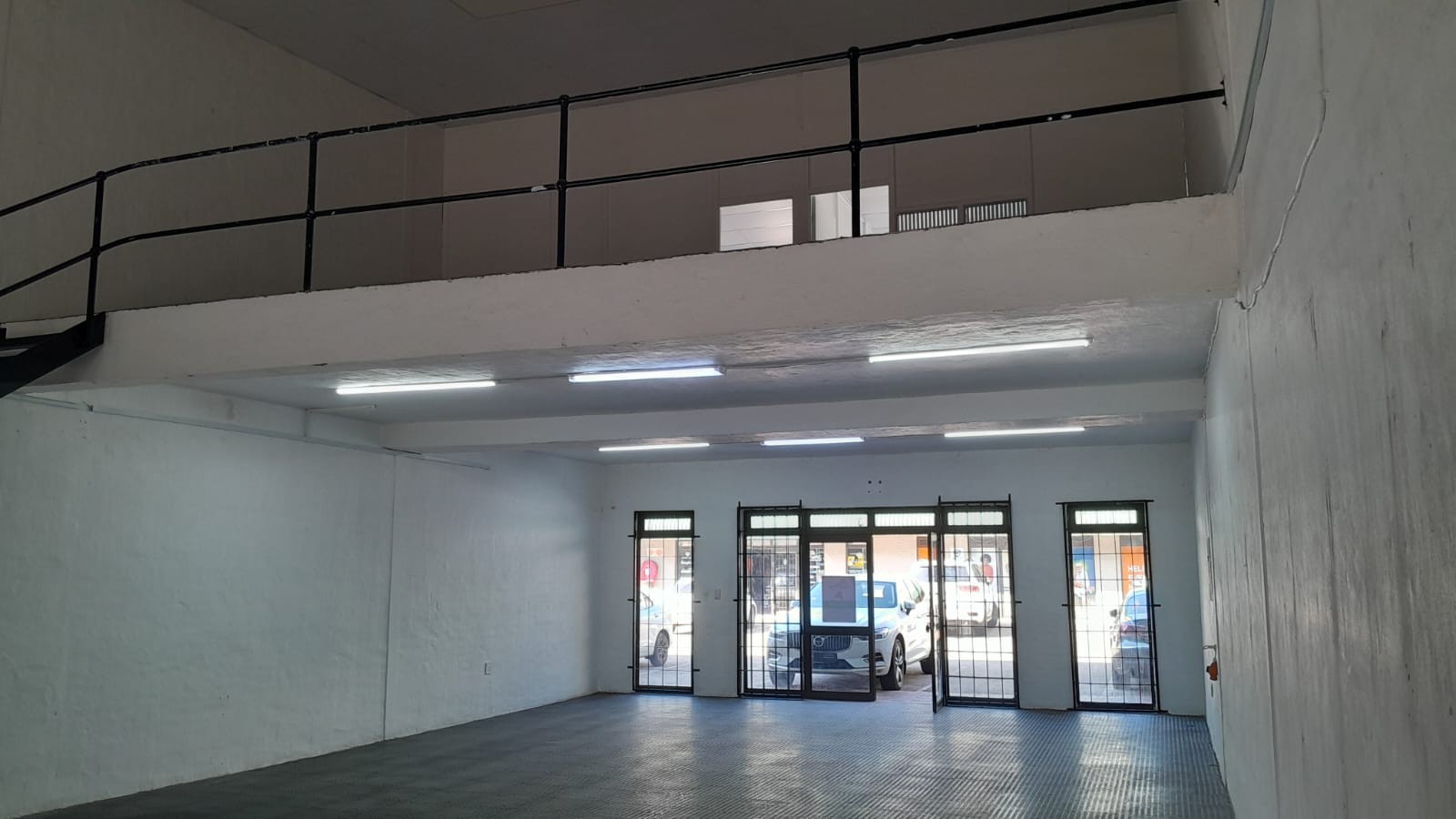 Retail Showroom To Let in Ballito Business Park