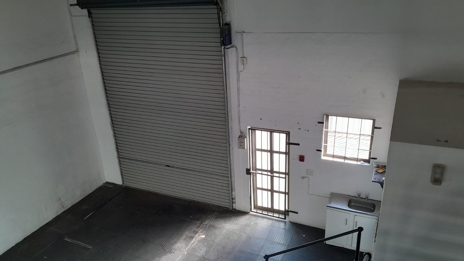 Retail Showroom To Let in Ballito Business Park