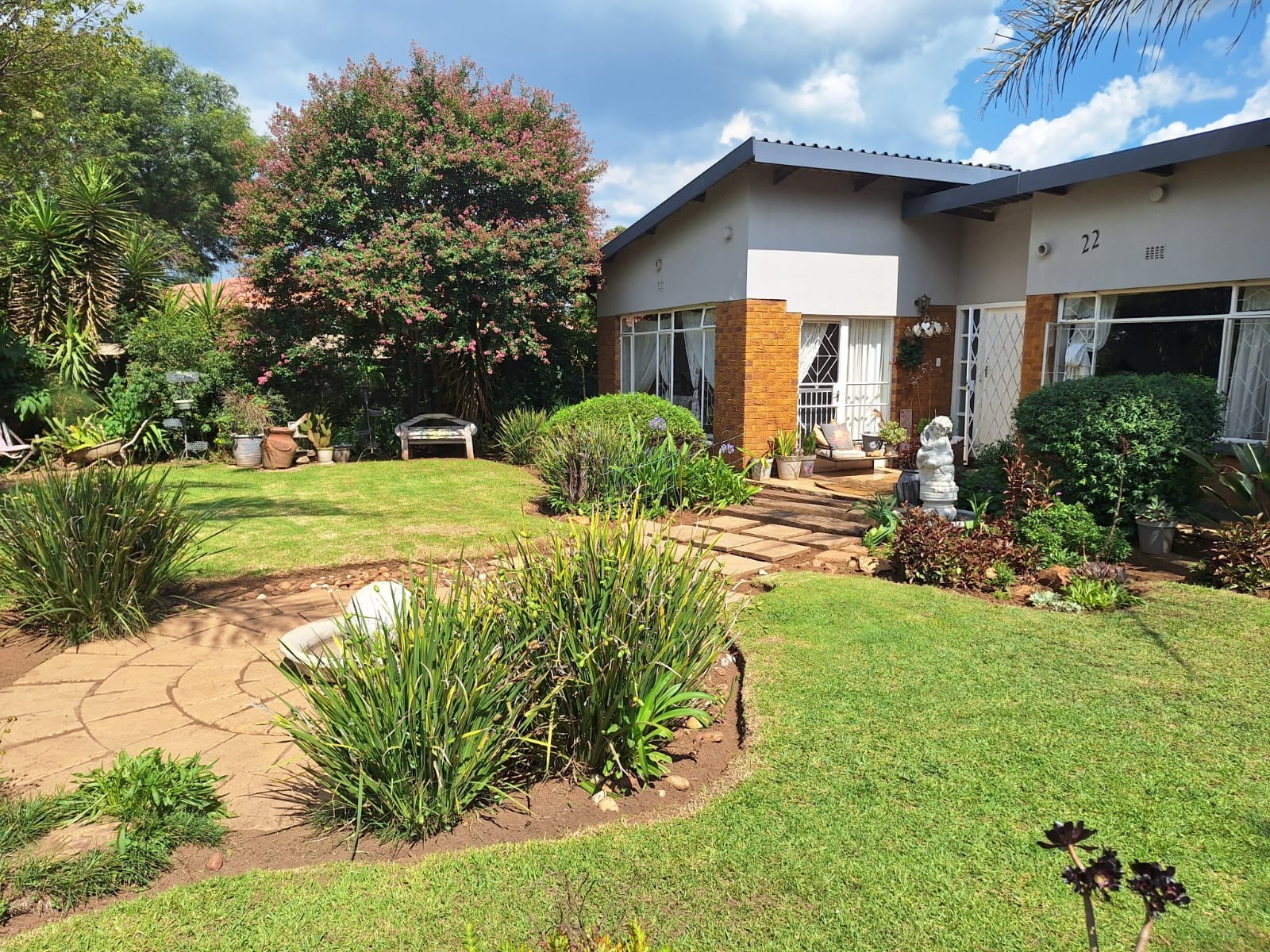 Timeless Family Home with Expansive Garden in the Heart of Selcourt, Springs
