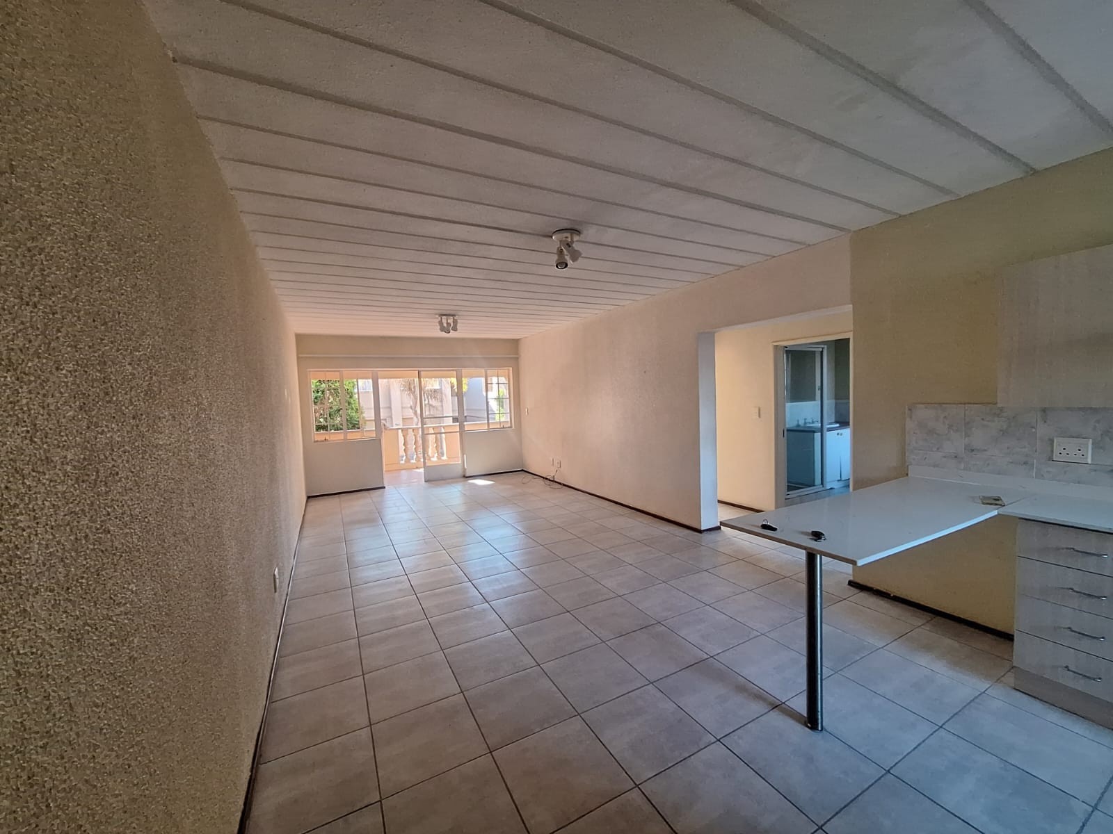 Spacious 2 Bed 1 bath
