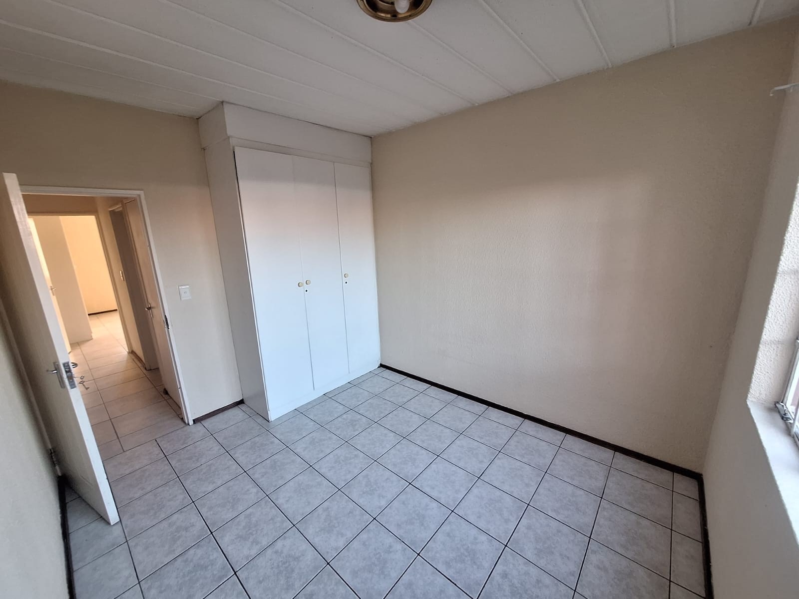 Spacious 2 Bed 1 bath