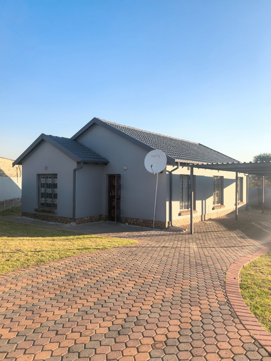 House For Sale in Middelburg Nazaret Sam Rose Valley