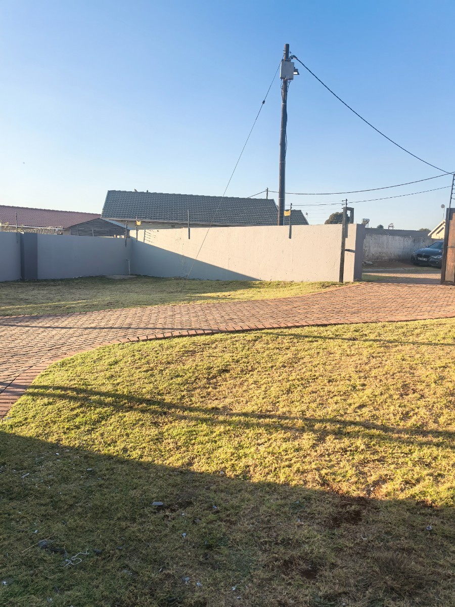 House For Sale in Middelburg Nazaret Sam Rose Valley