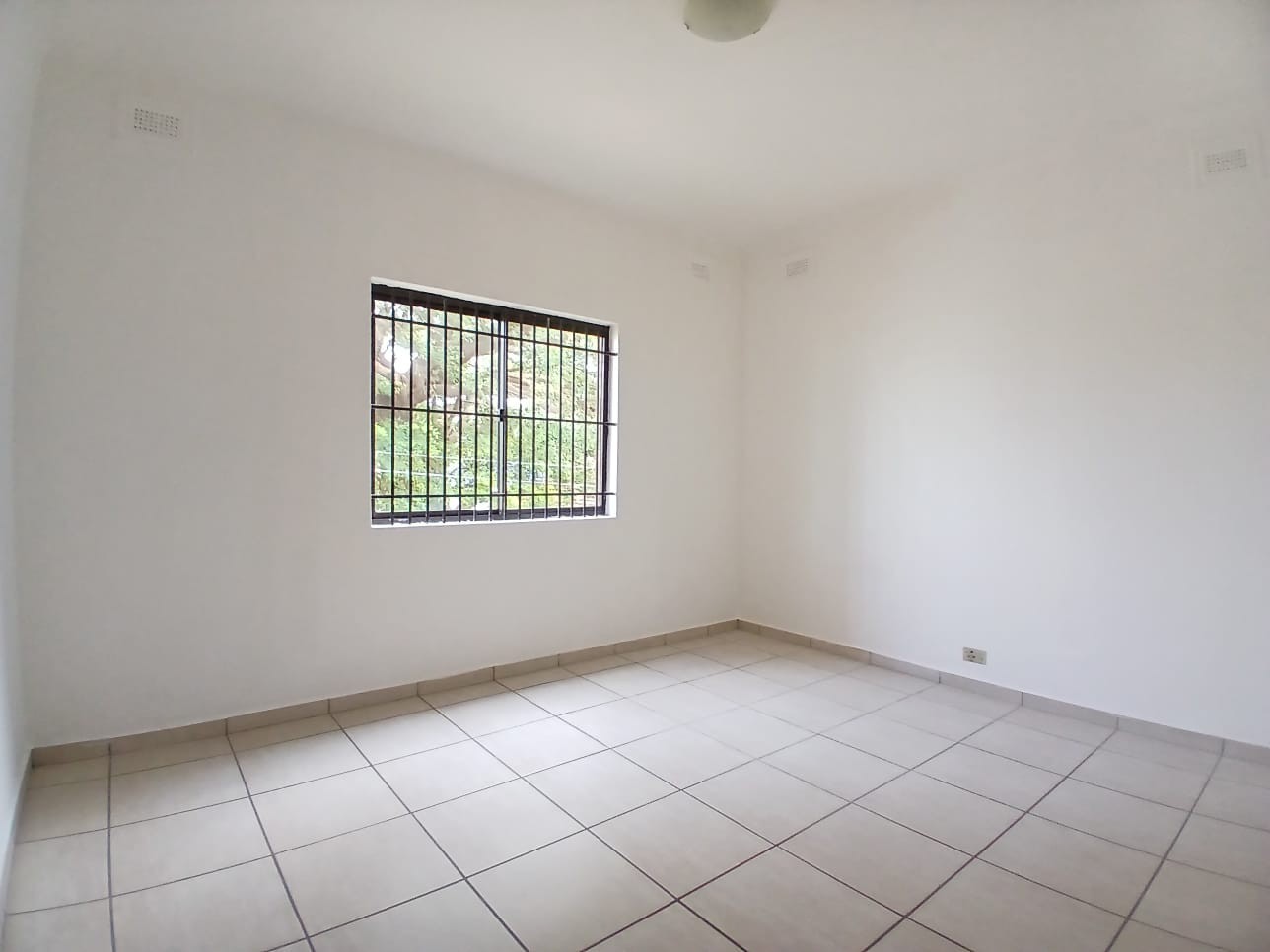 2 Bedroom 1 Full bathroom Apartment in Margate