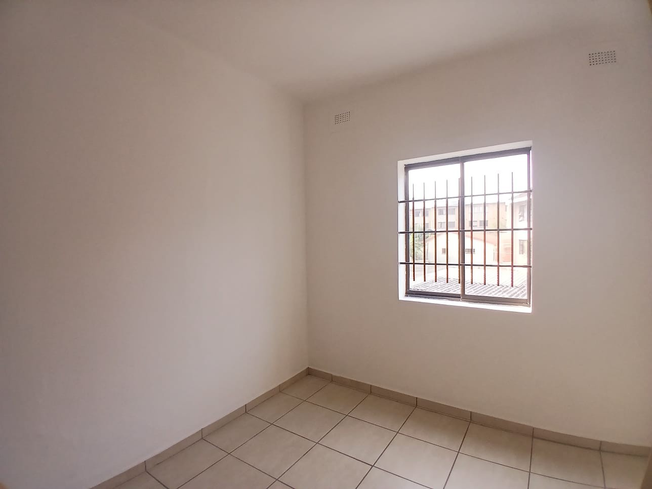 2 Bedroom 1 Full bathroom Apartment in Margate