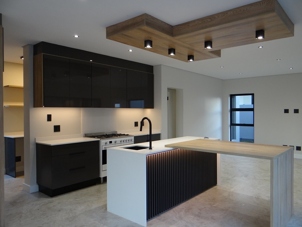 4 Bedroom House + 3 Garages and Study For Sale in Fountainbrook Estate, Midstream Estate, Centurion