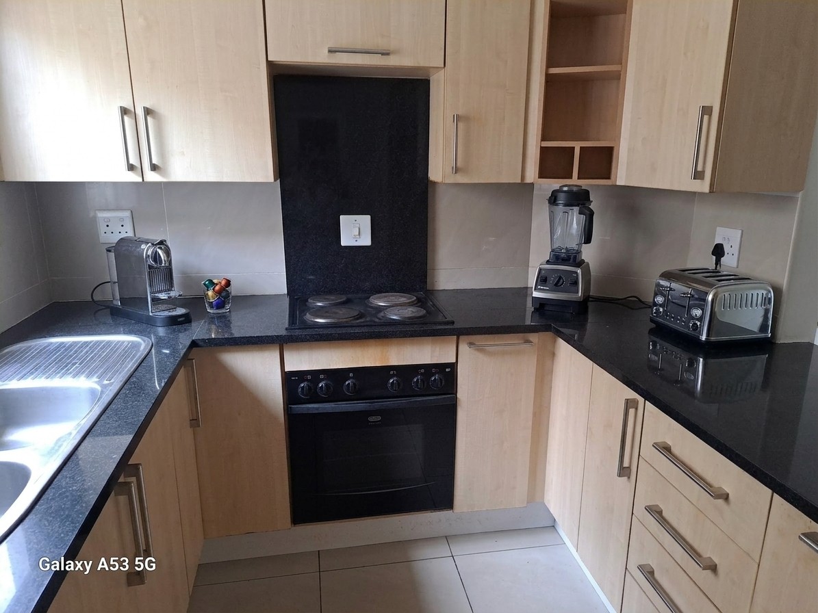 3 BEDROOMS 2 BATHROOMS.