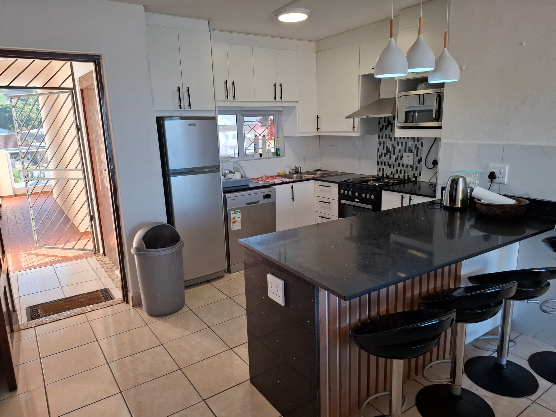 Apartment To Rent in Lawrence Rocks, Margate, KwaZulu Natal