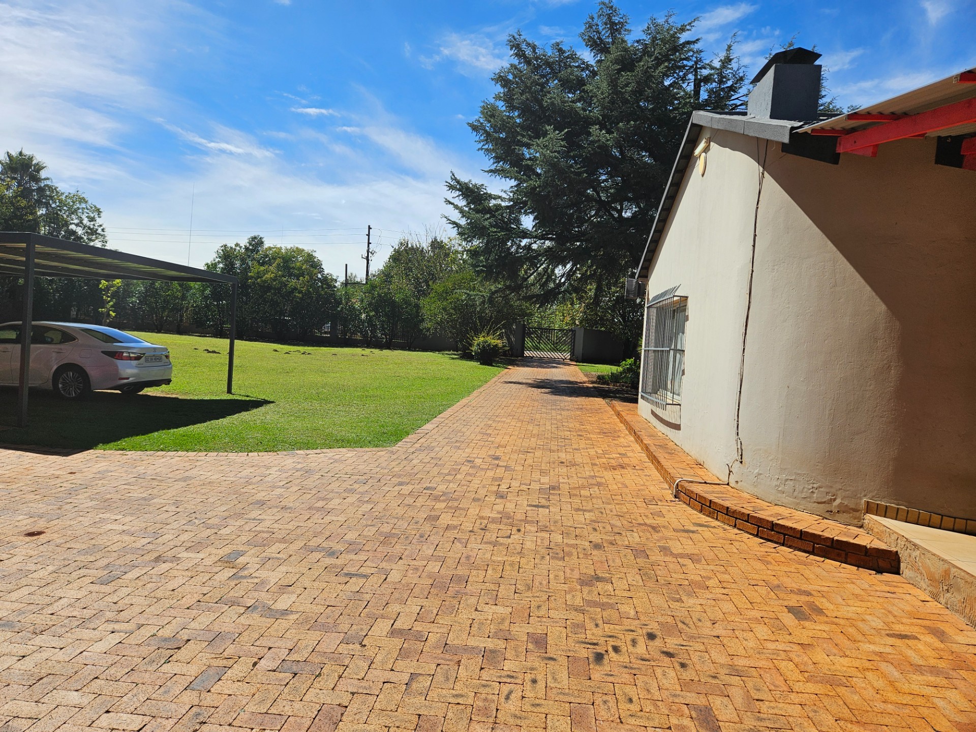 Small Holding For Sale in Raslou AH, Centurion