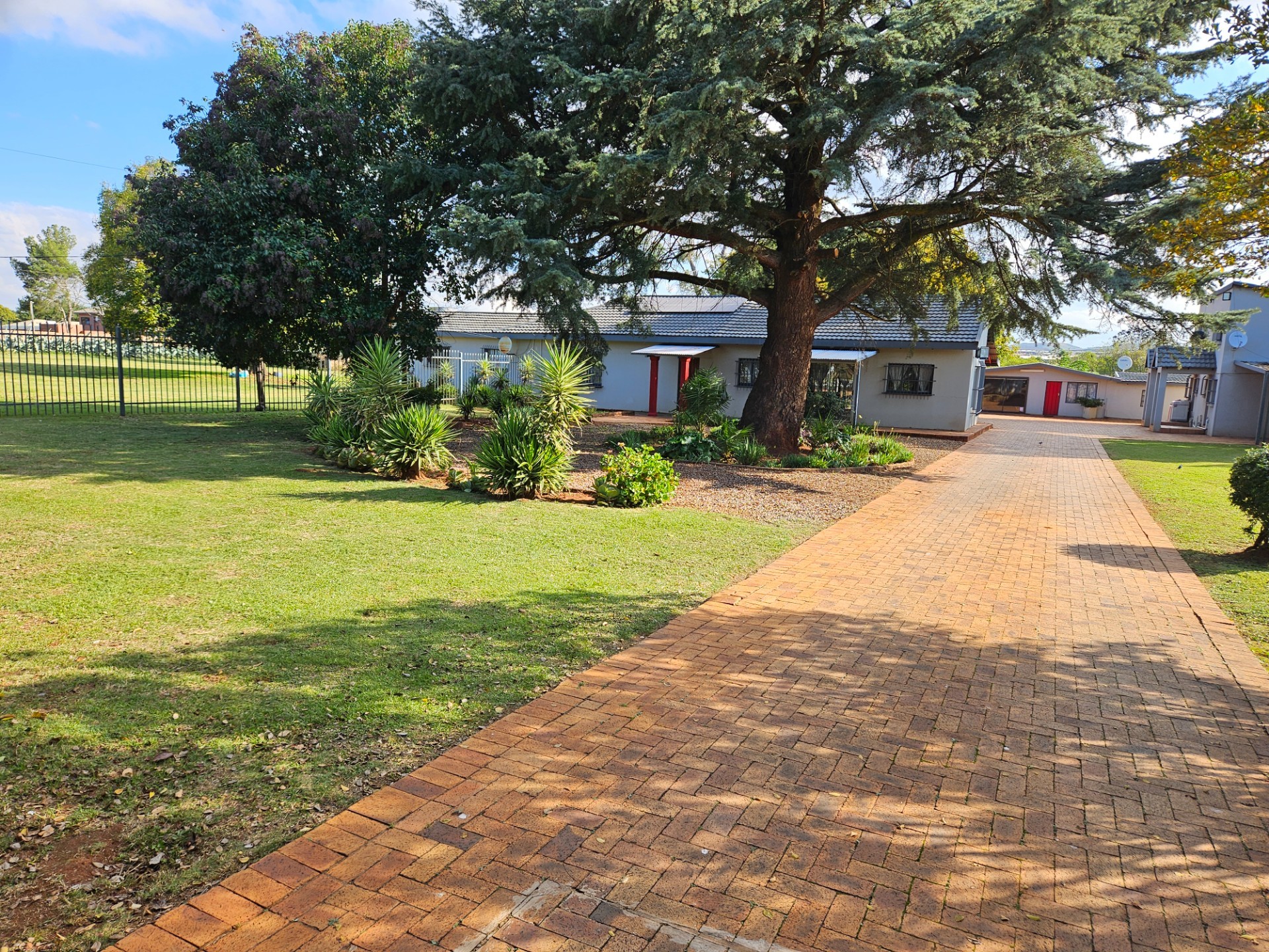 Small Holding For Sale in Raslou AH, Centurion