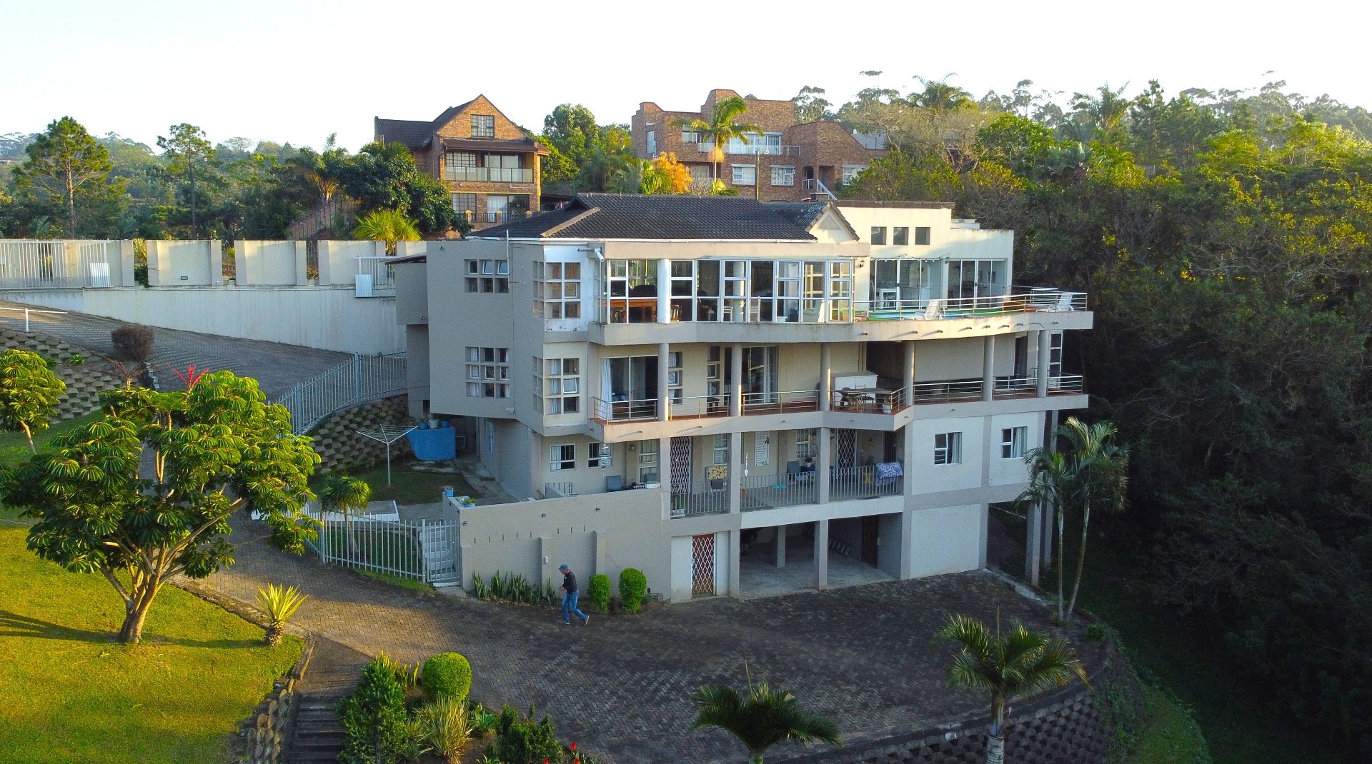 "8 Bedroom Coastal Home with 3 Flats, Borehole and Spectacular Sea Views"