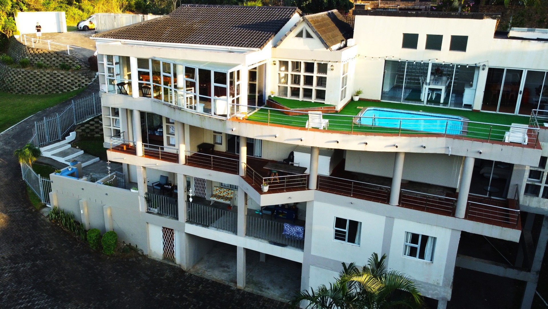 "8 Bedroom Coastal Home with 3 Flats, Borehole and Spectacular Sea Views"
