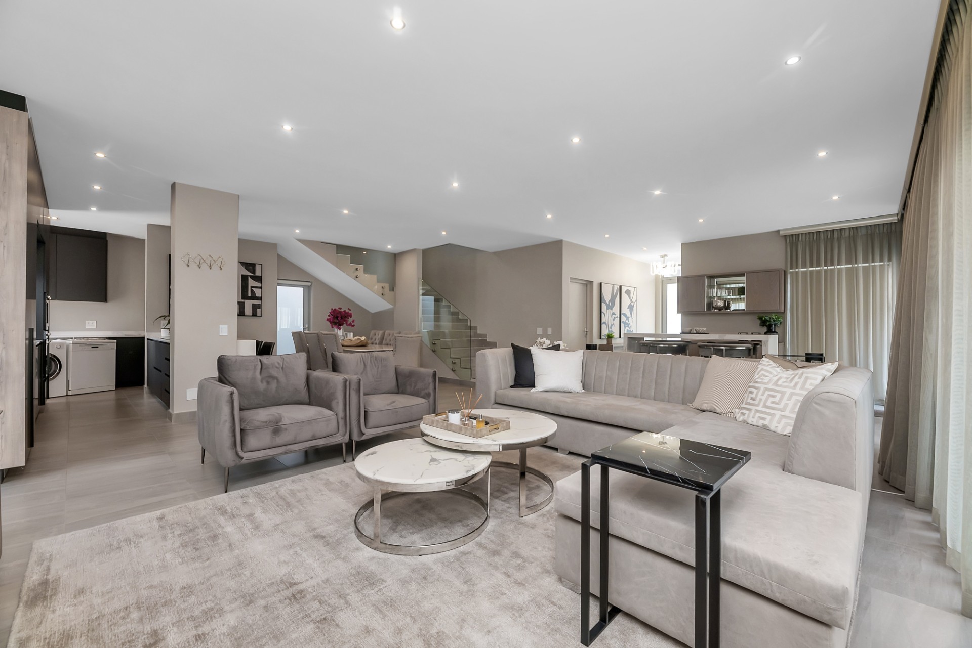 Luxury Fully Furnished 3-Bedroom 3,5 Bath Home