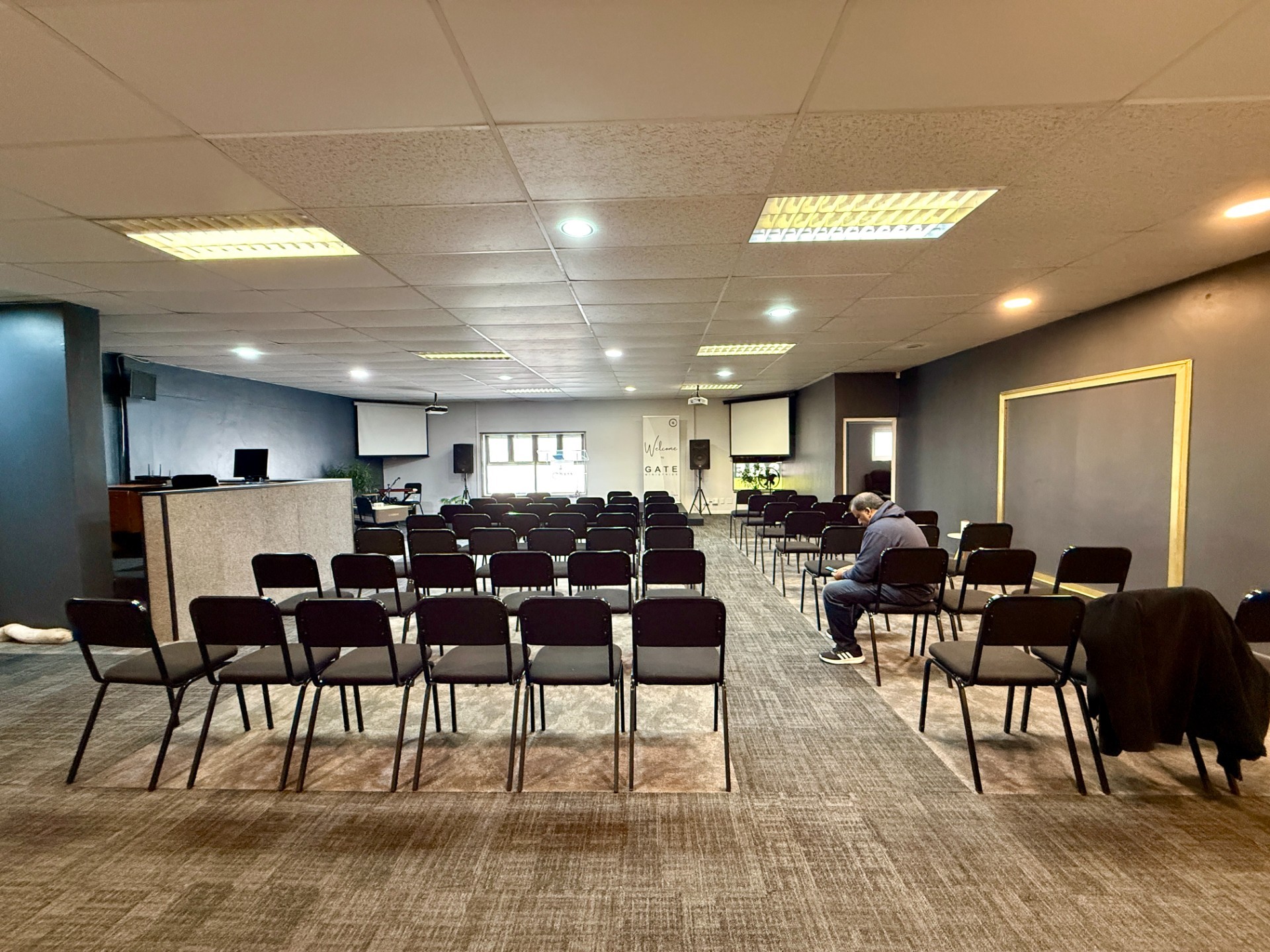 Versatile 252m² Commercial Space in Prime Location