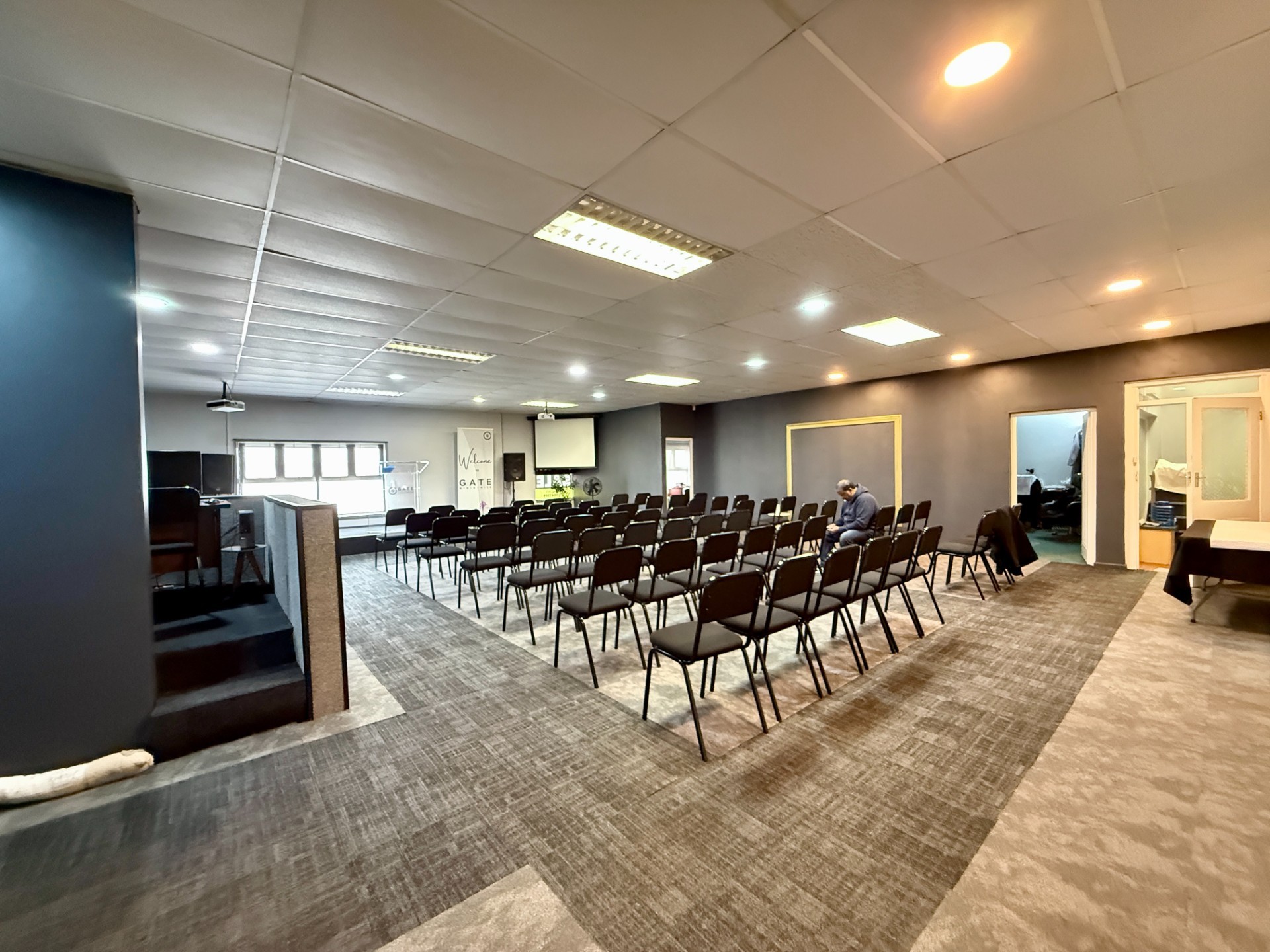 Versatile 252m² Commercial Space in Prime Location