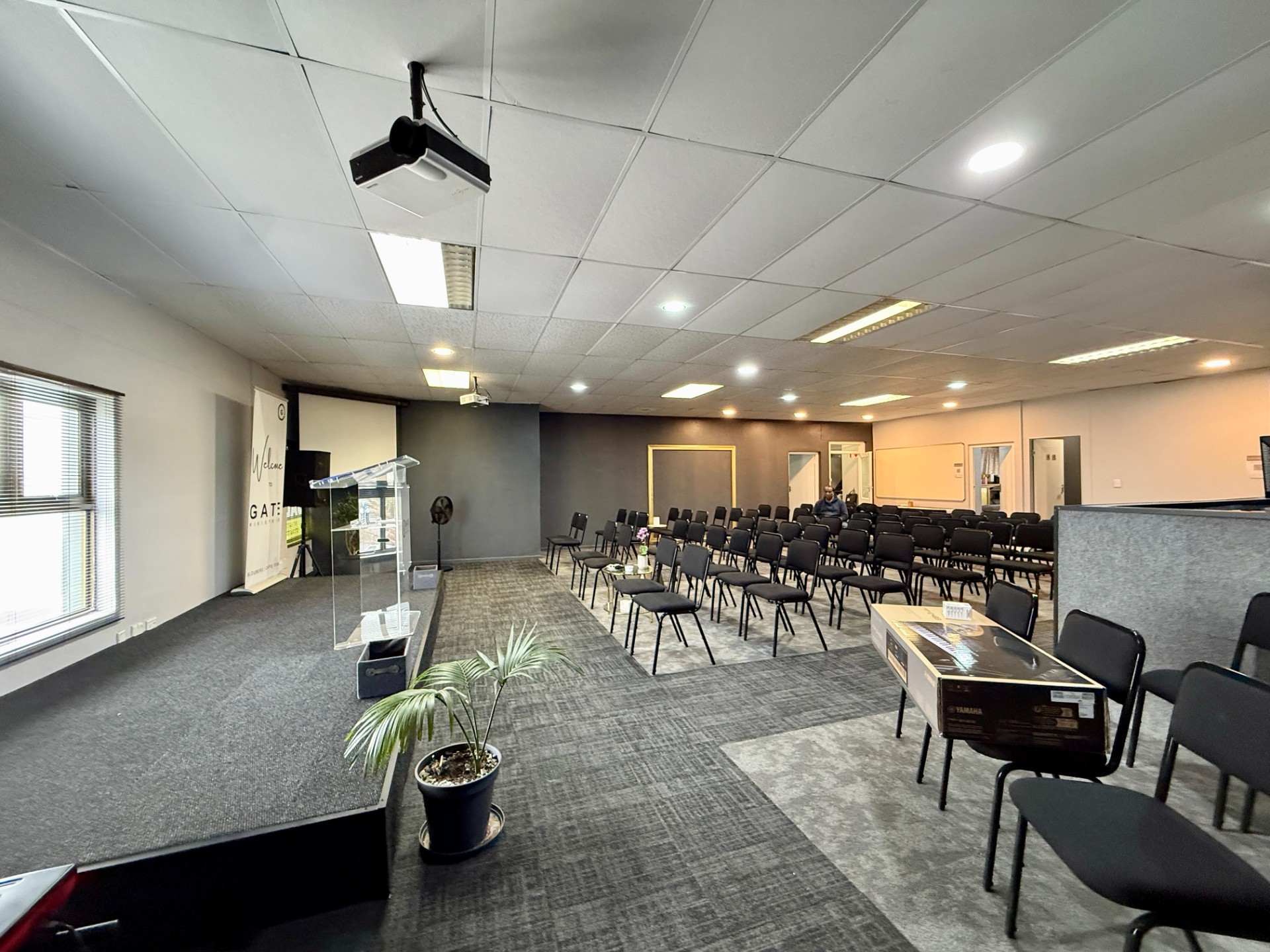 Versatile 252m² Commercial Space in Prime Location