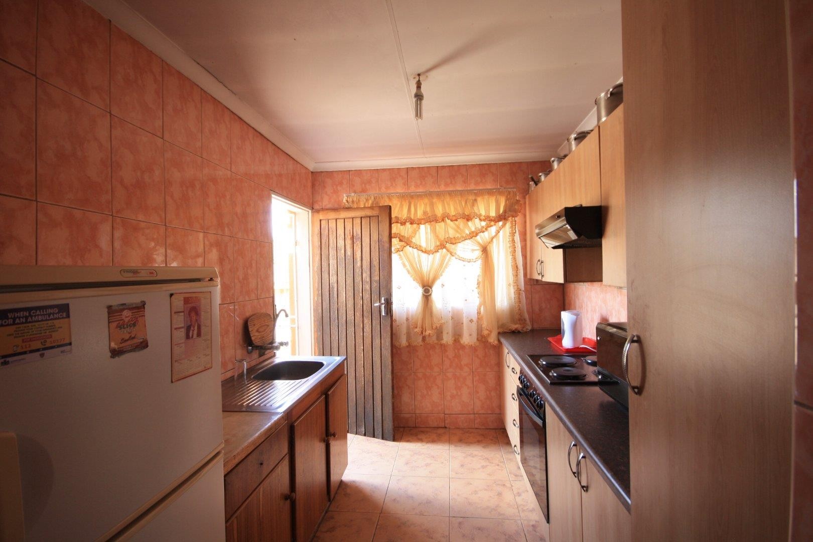 Family home in desirable area!