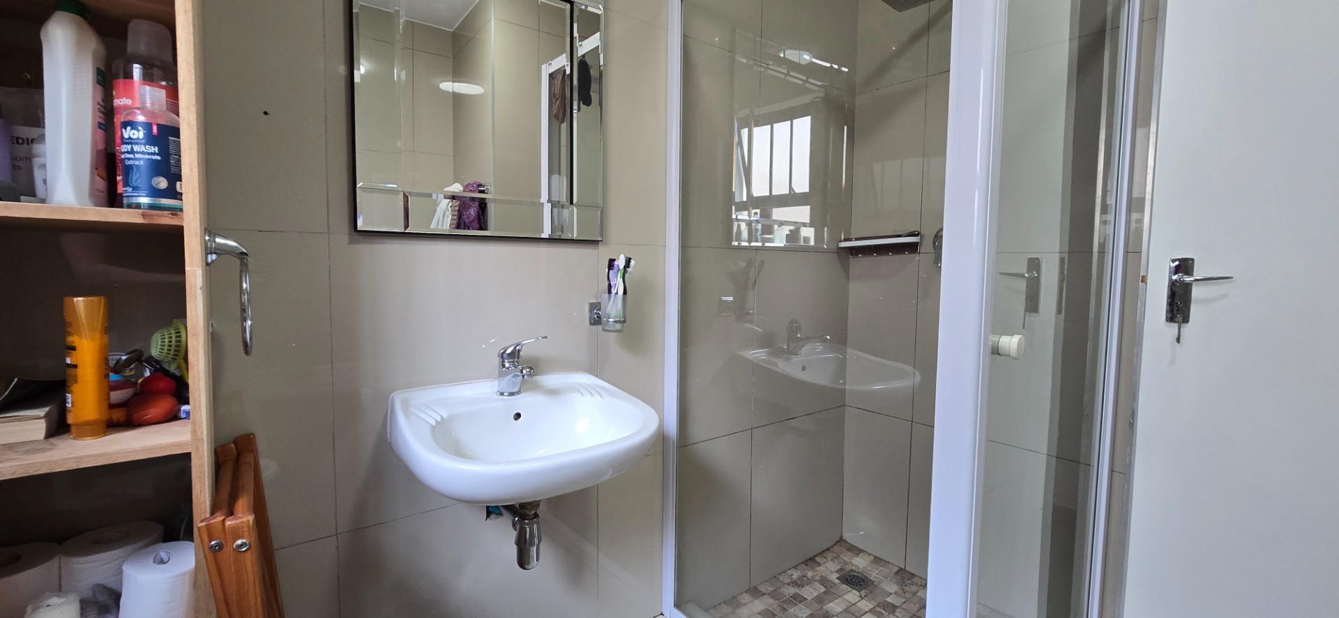 Apartment For Sale in Gordons Bay Central, Gordons Bay