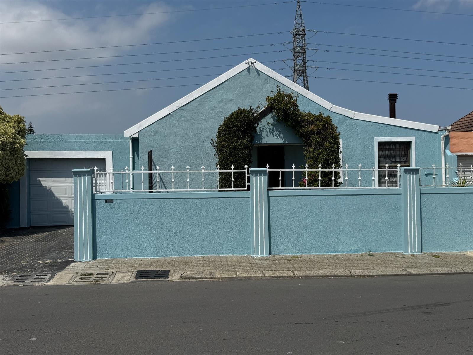 Spacious Home with Income Potential in Malibu Village!