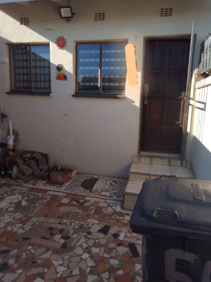 House For Sale in Meadowlands, Soweto