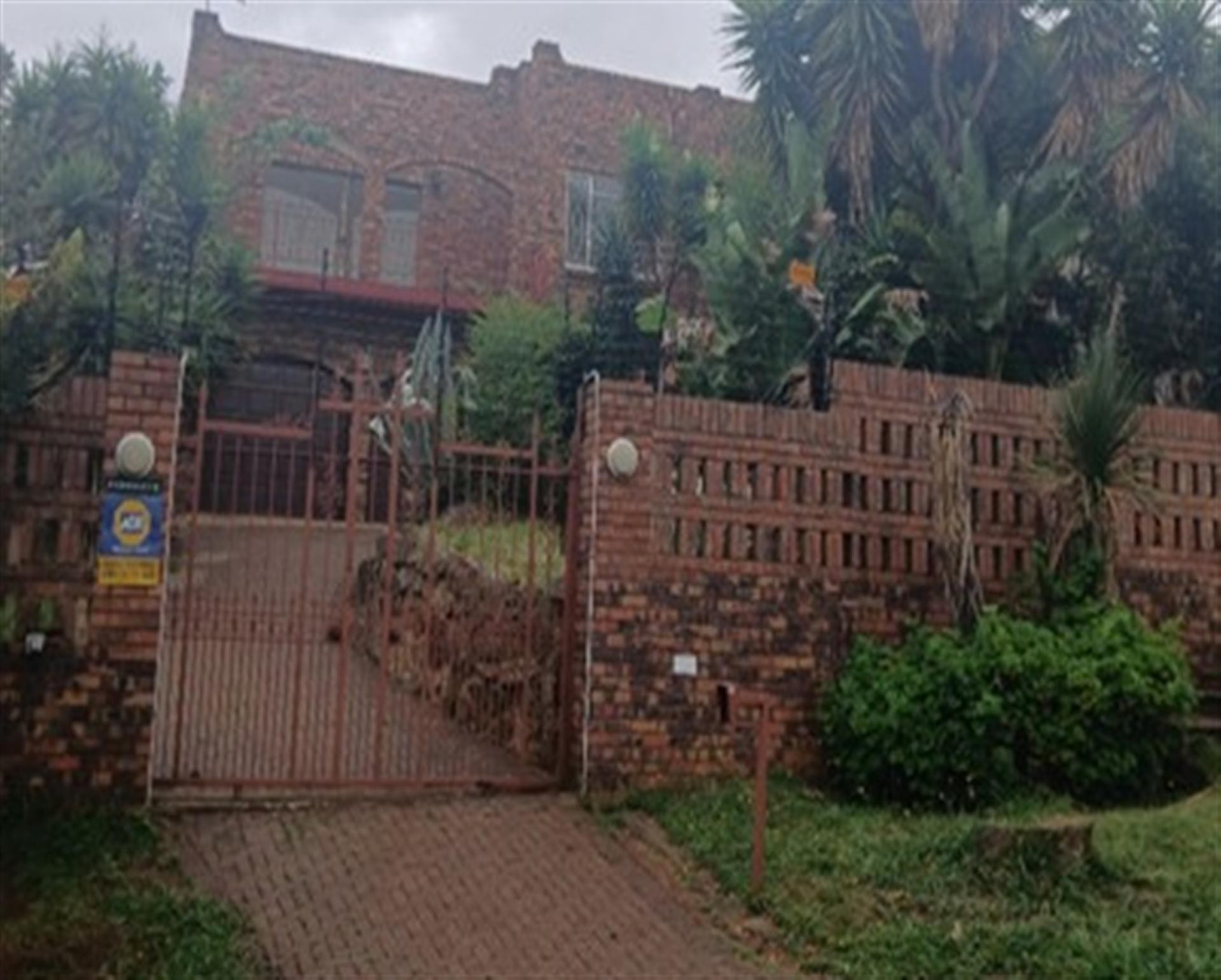 House For Sale in Bassonia, Johannesburg