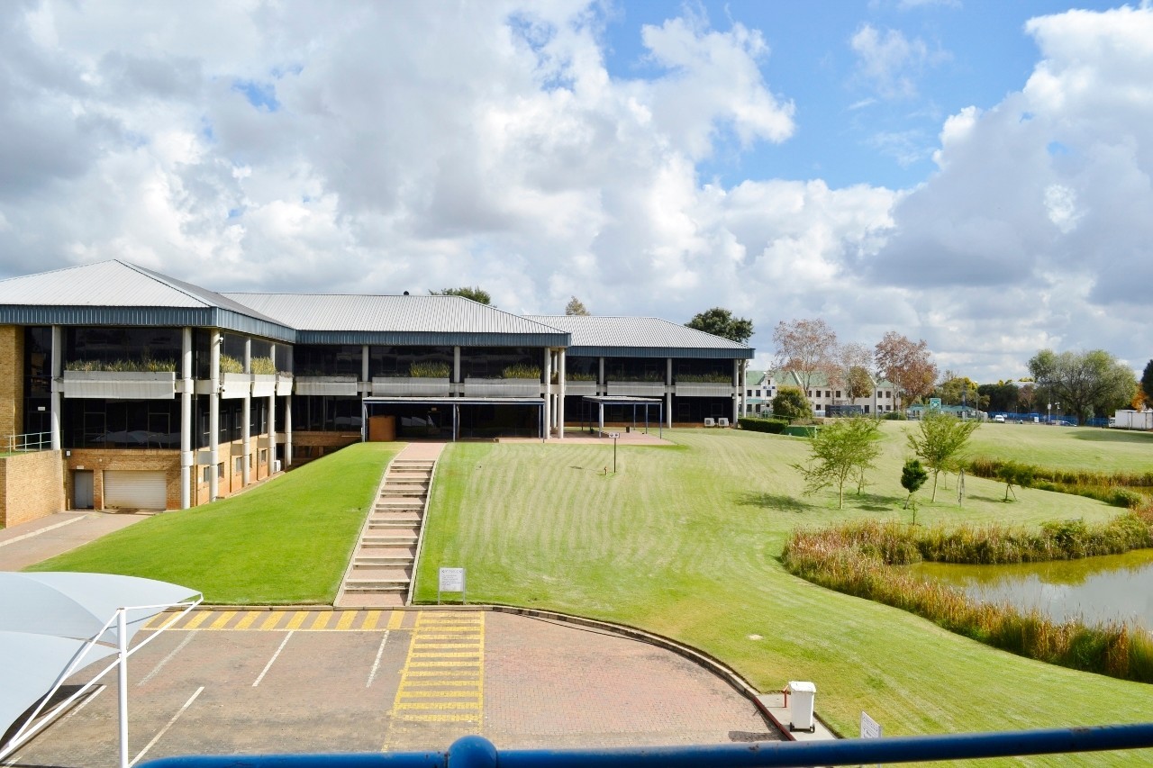 WORLD CLASS FACILITY, OPPORTUNITY FOR BIG CORPORATE TO MOVE INTO EXCELLENCE, SET UP LOTS OF EXISTING