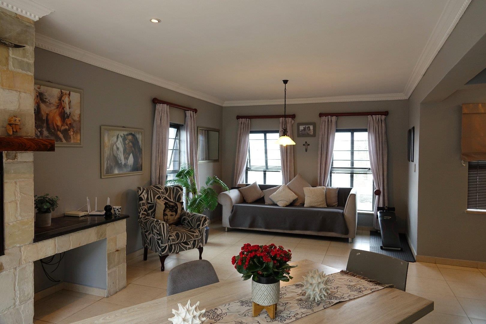 House For Sale in Bluewater Bay, Saldanha