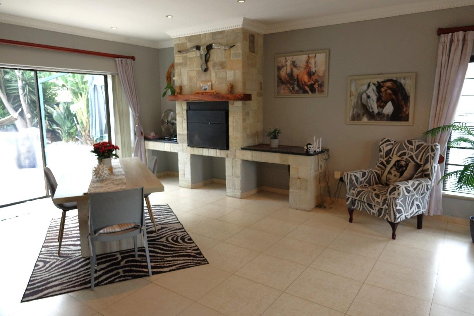 House For Sale in Bluewater Bay, Saldanha