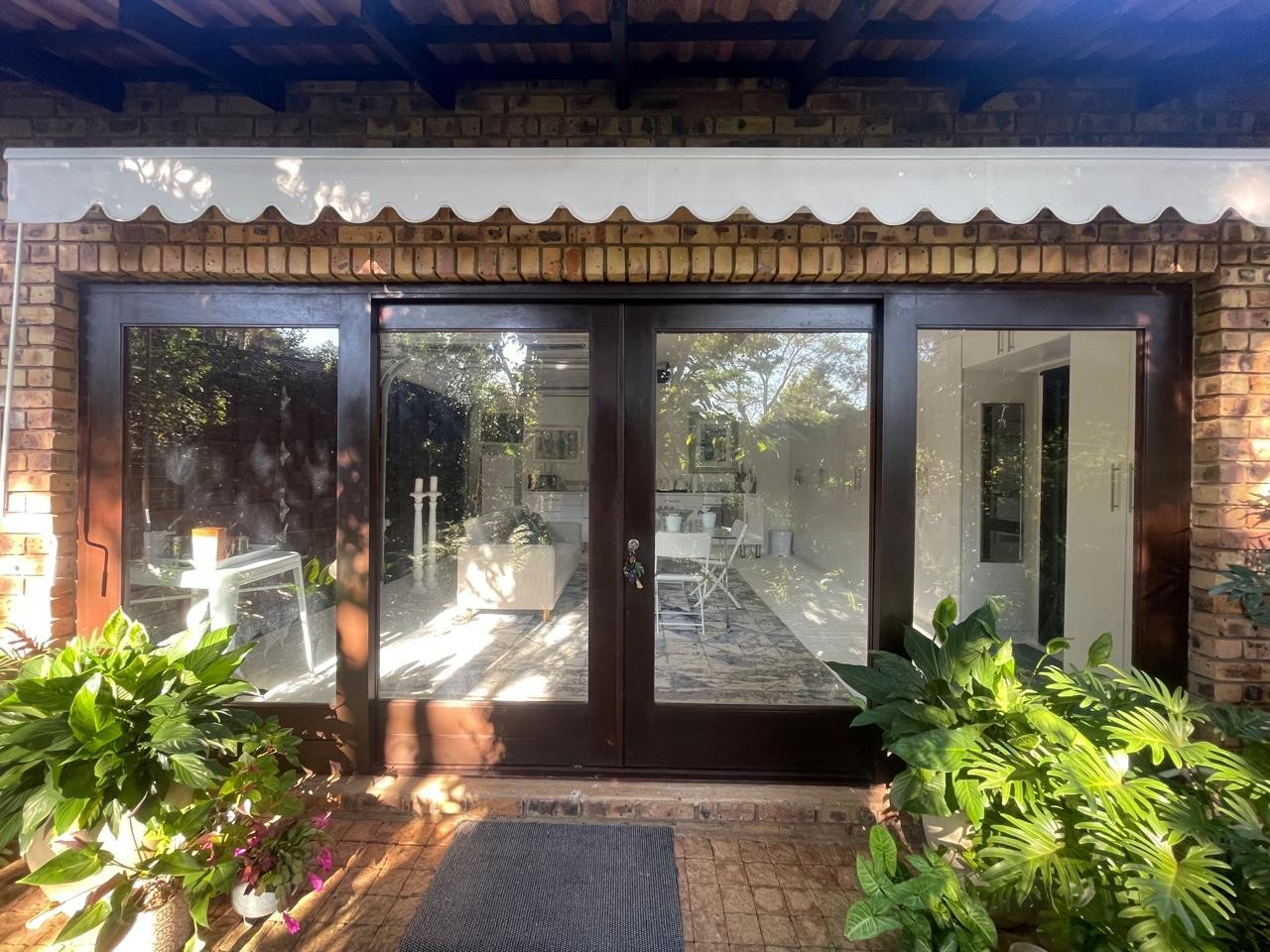 Fully Furnished, Cottage To Rent in White River Country Estate