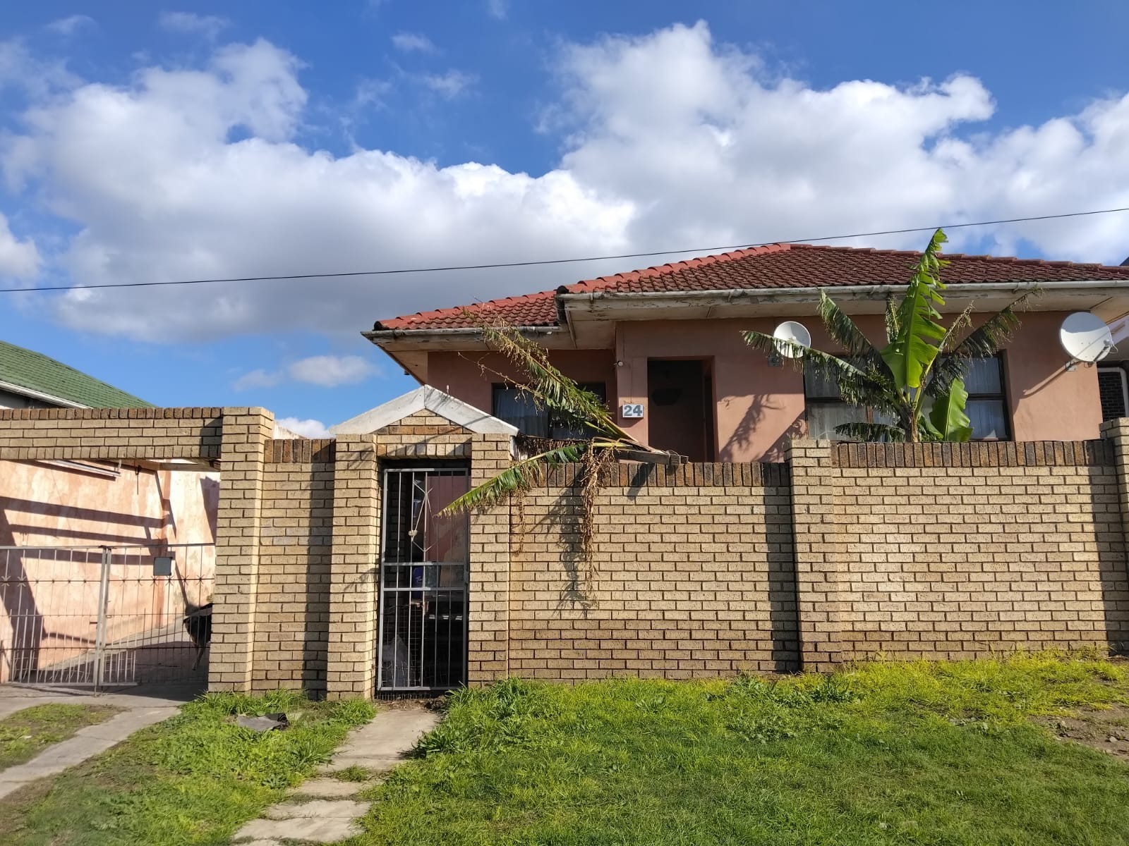 3 Bedroom house with a flatlet for sale in Sidwell
