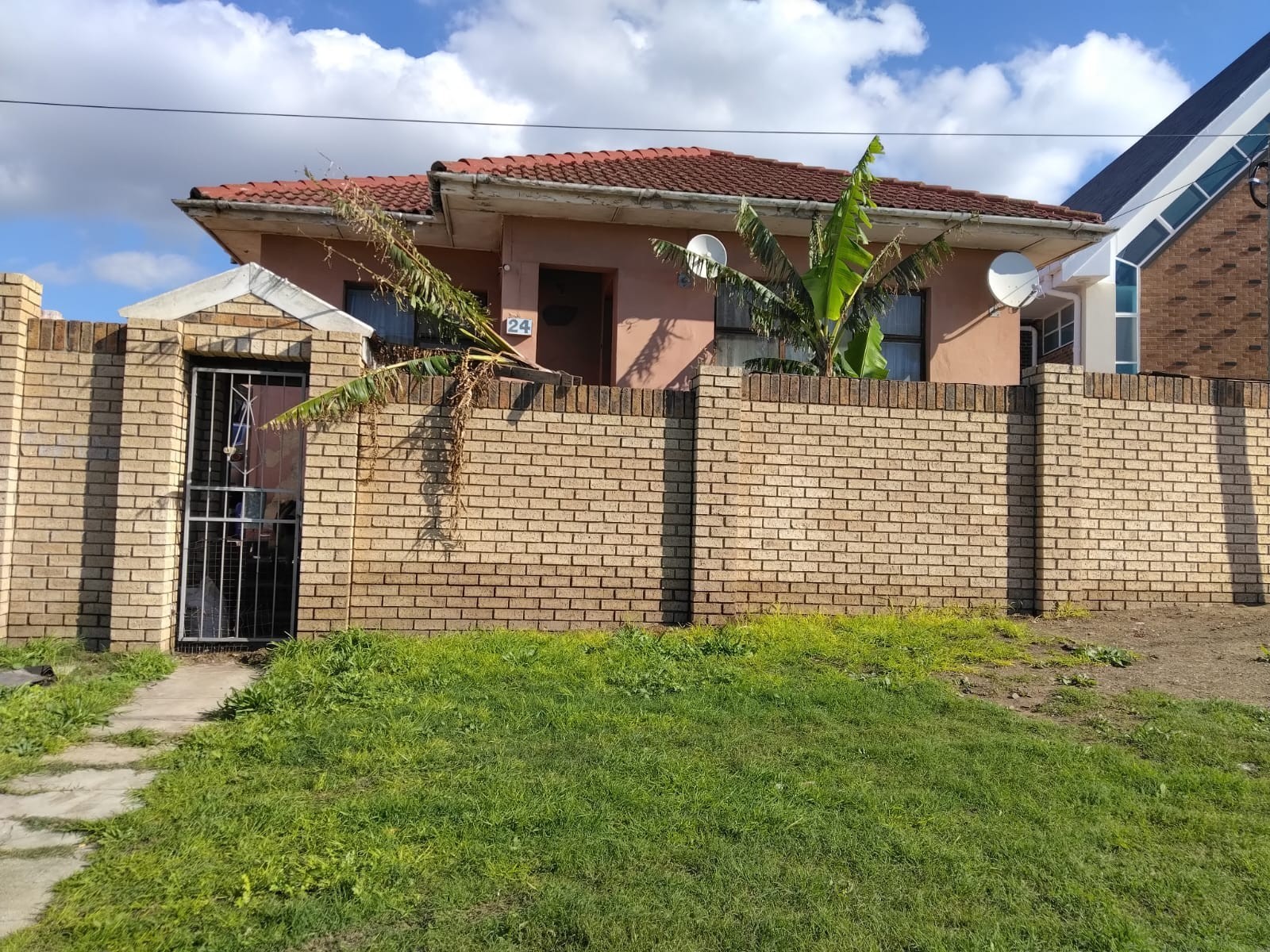3 Bedroom house with a flatlet for sale in Sidwell