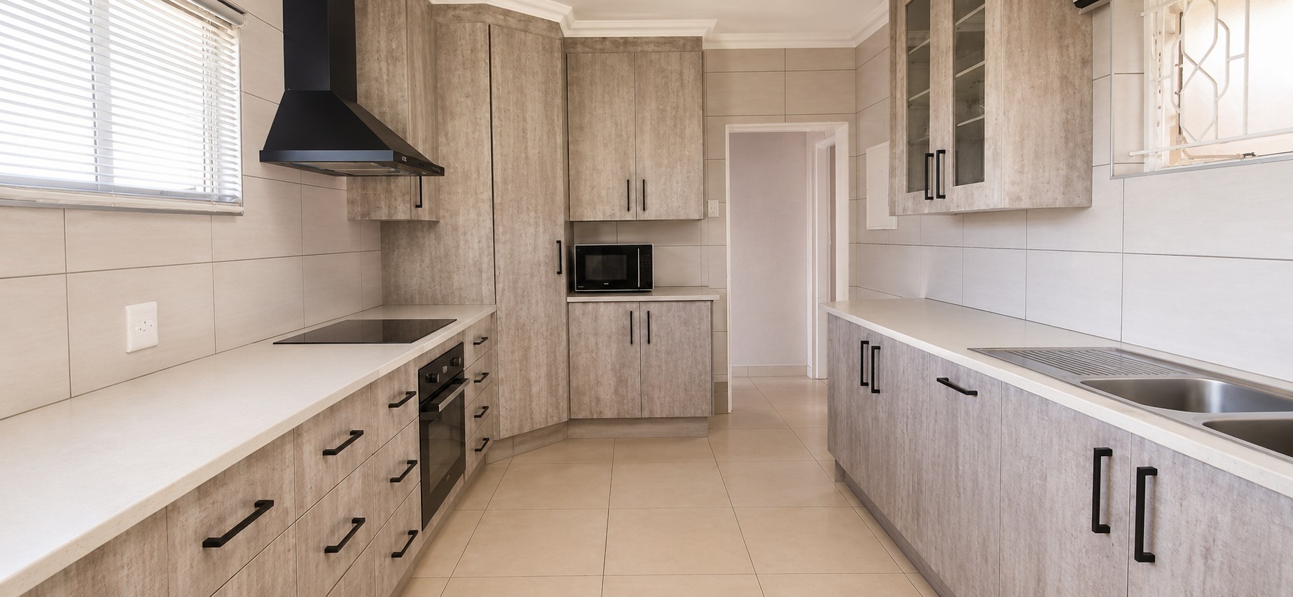Family home in the sought after neighbourhood of Vanderbijlpark Se6!