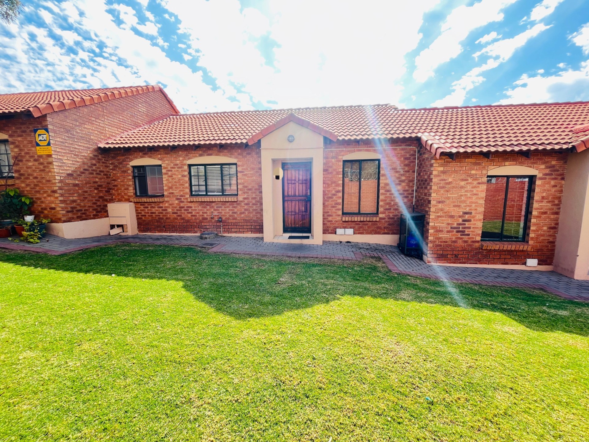Townhouse For Sale in Monavoni, Centurion