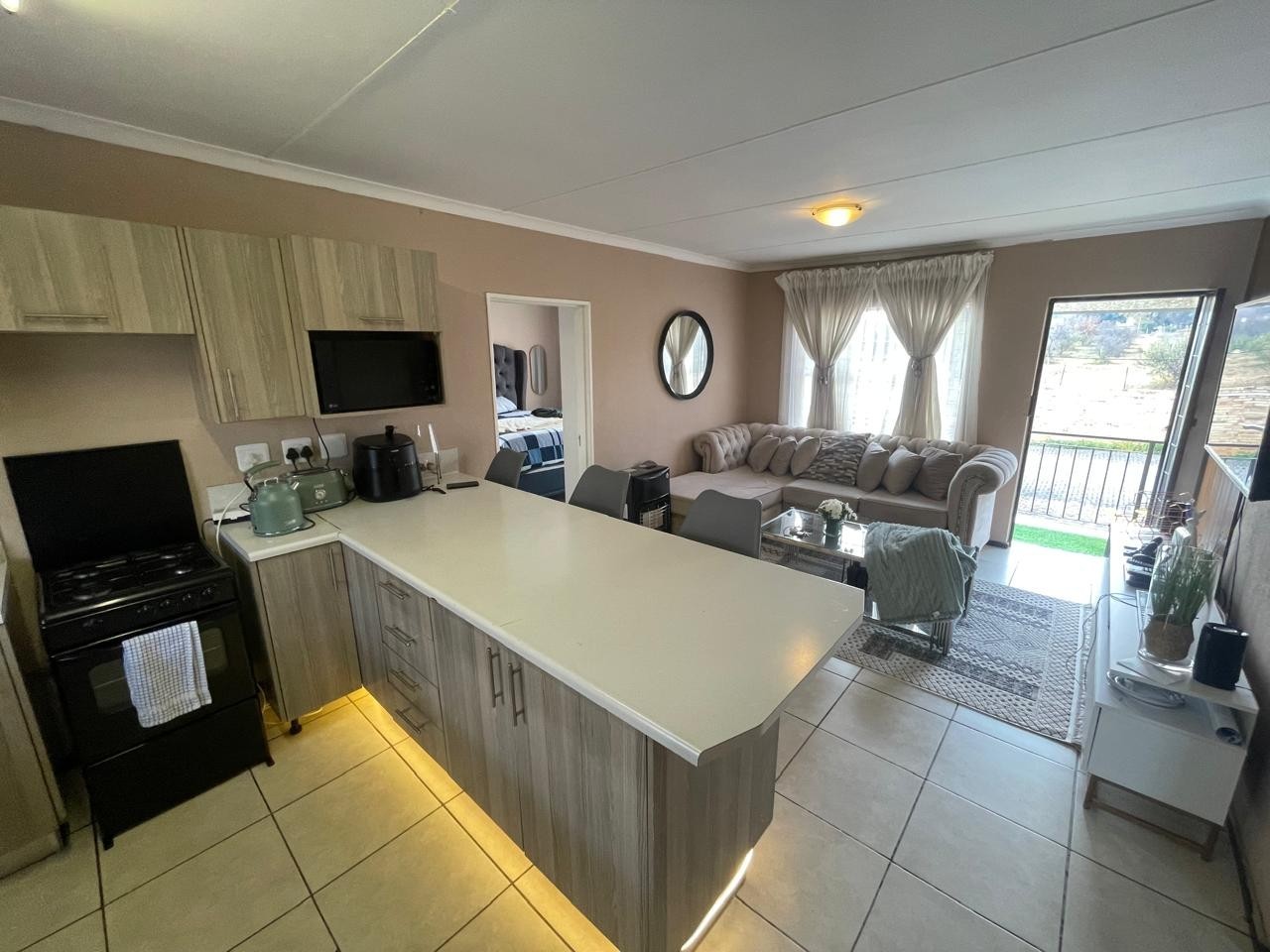 2 Bedroom,2 Bathroom Apartment
