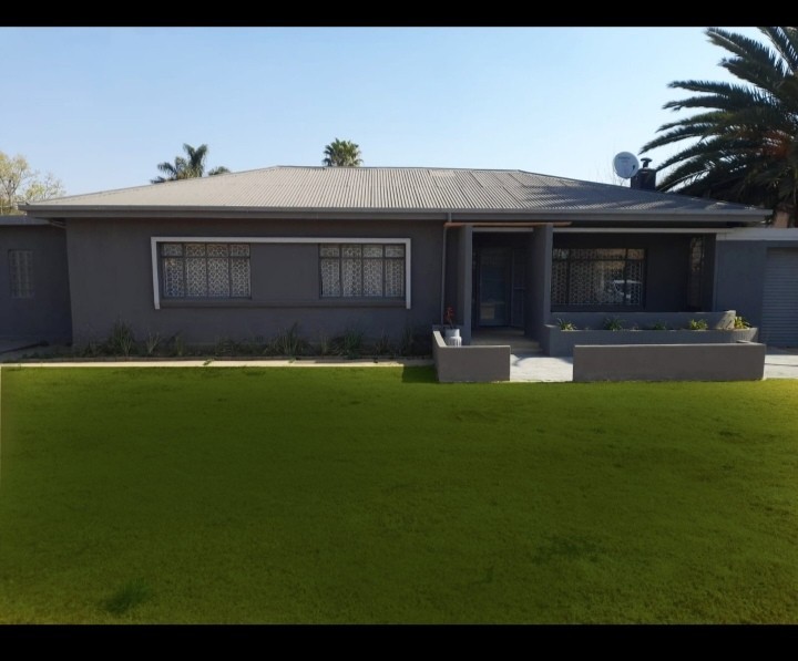 Spacious 3-Bedroom, 2-Bathroom House with Cottage-R16500- Available 1st August 2026