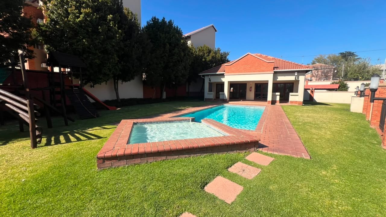 Apartment for rent in Paulshof, Sandton