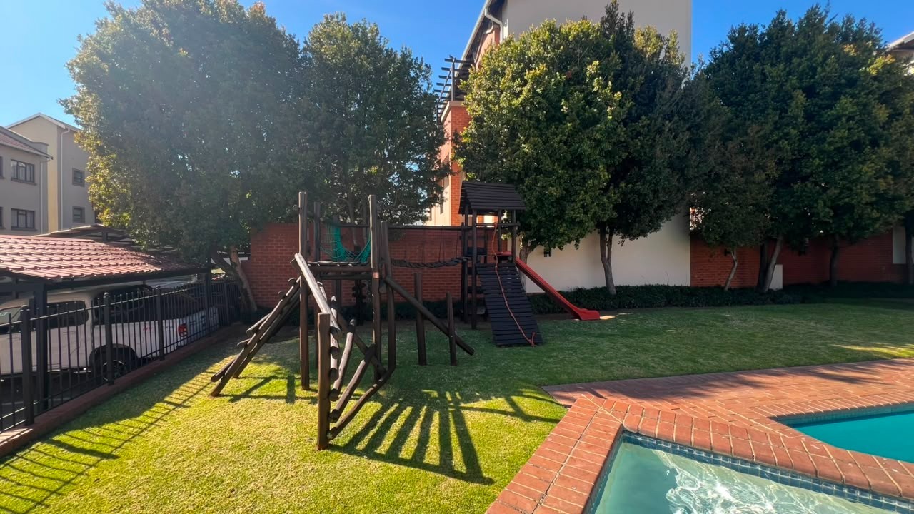 Apartment for rent in Paulshof, Sandton