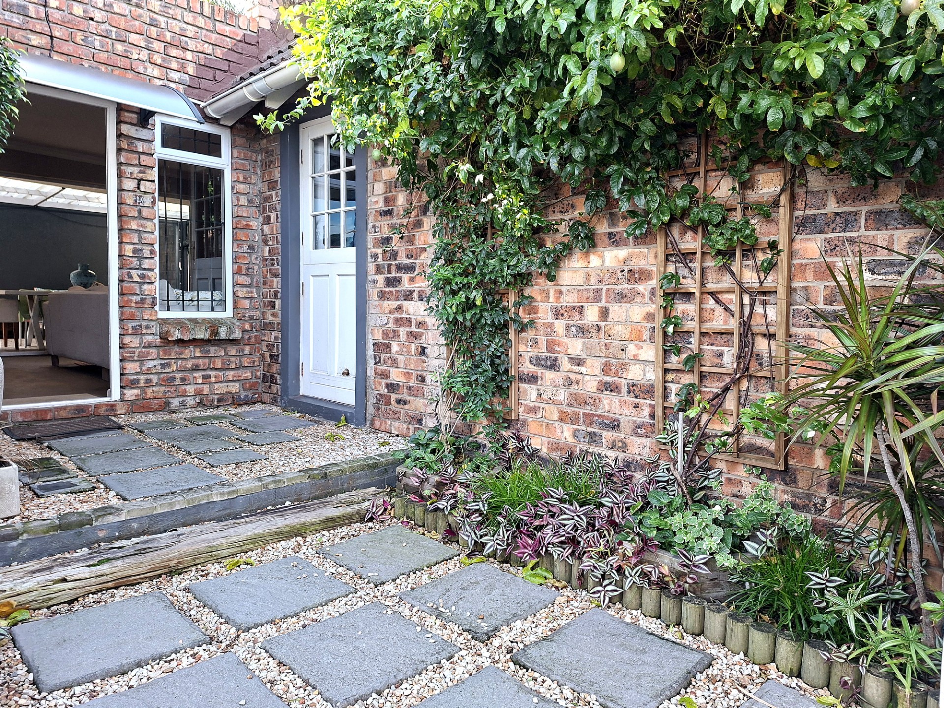 UNDER OFFER by Andre Theron Realtor / Modern Entertainer’s Home with Garage and Extra Parking