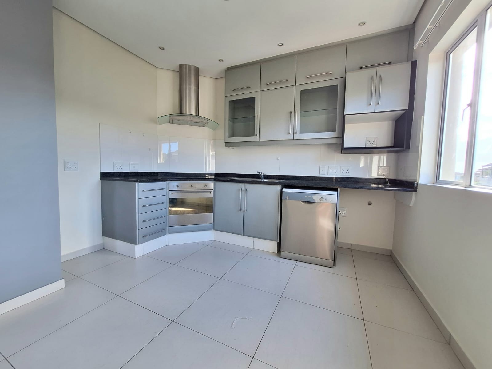 Spacious 2Bed 2Bath Apartment with Forest Views