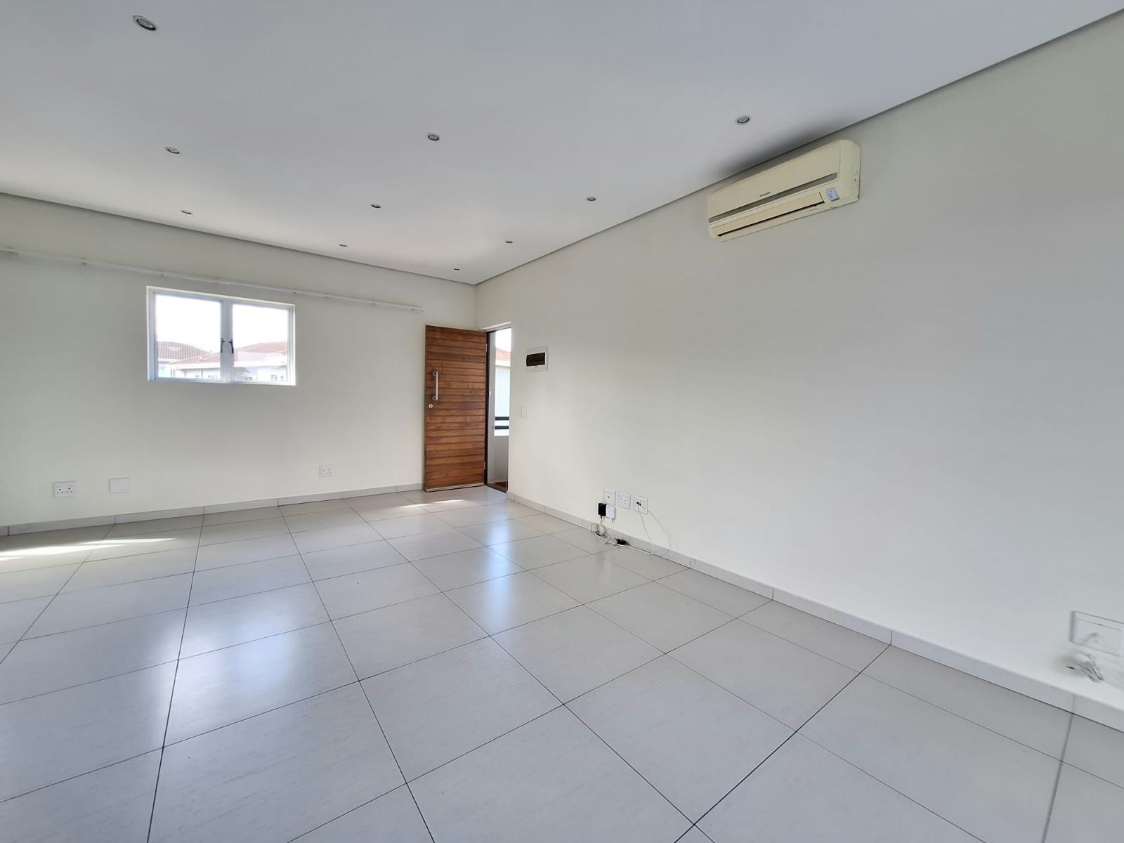 Spacious 2Bed 2Bath Apartment with Forest Views