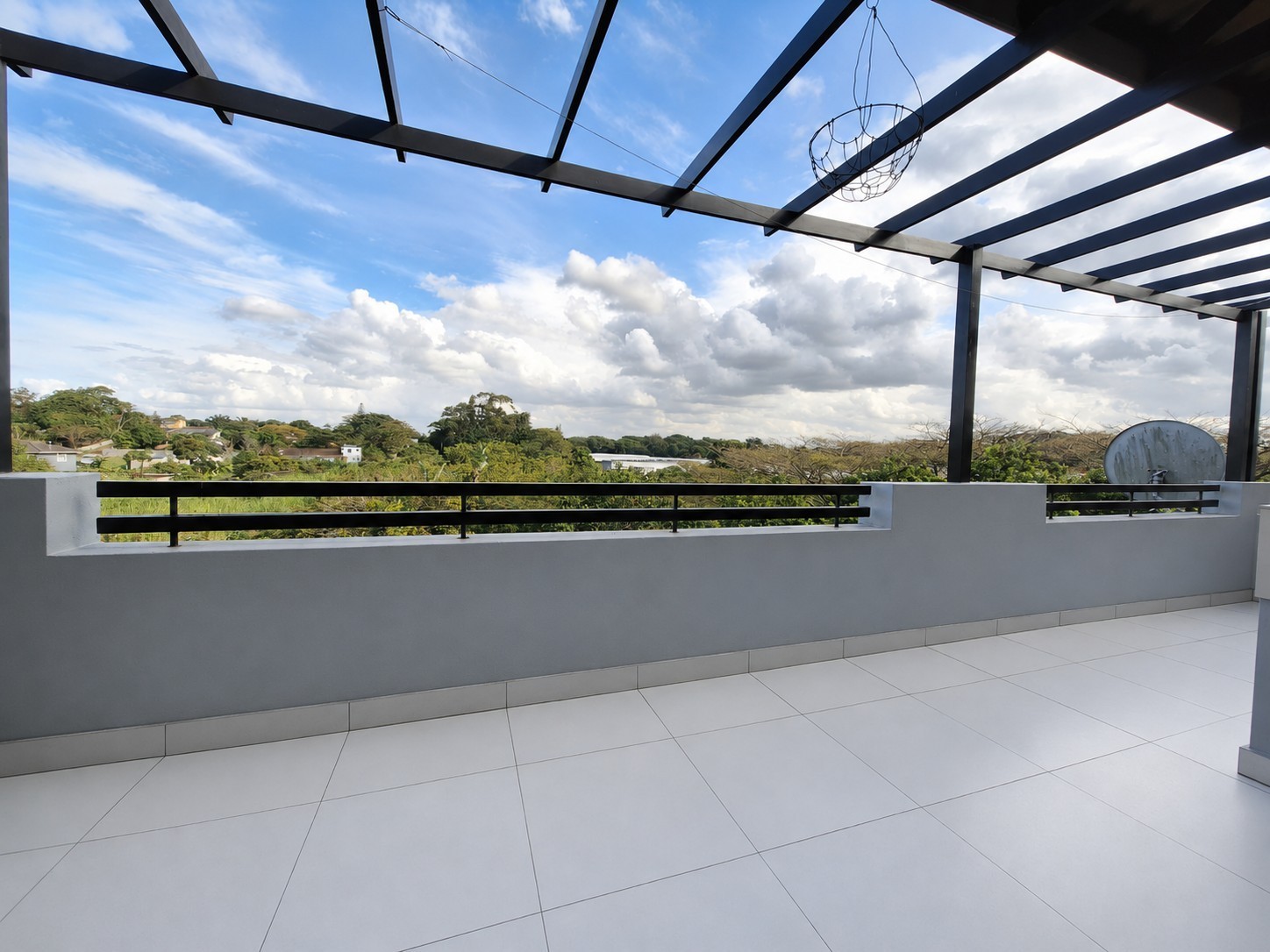 Spacious 2Bed 2Bath Apartment with Forest Views