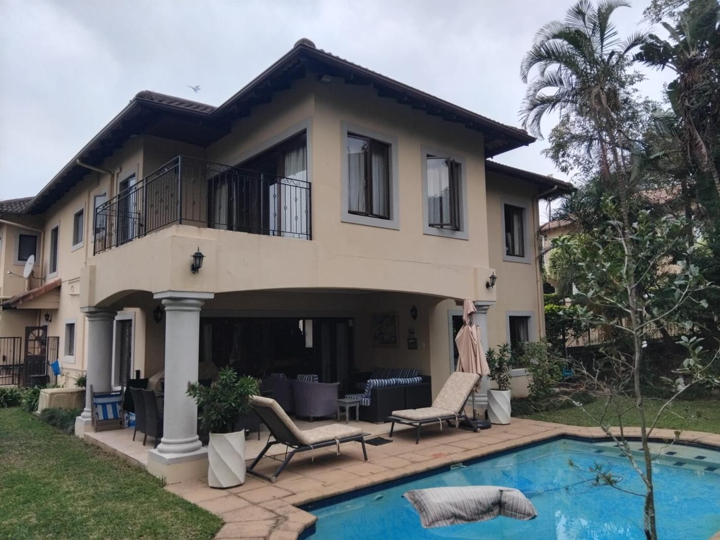 Townhouse For Sale in Westville, KwaZulu Natal