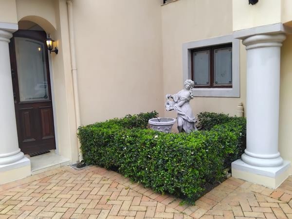 Townhouse For Sale in Westville, KwaZulu Natal