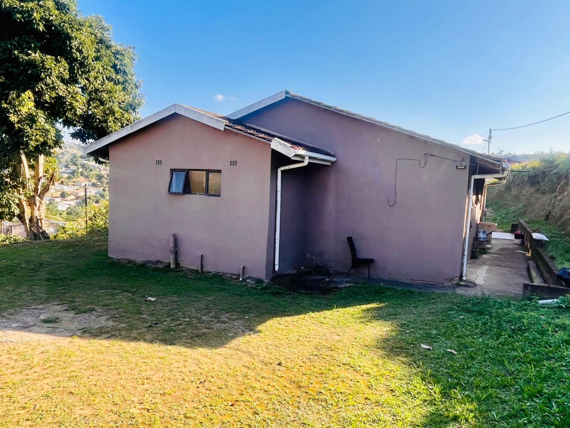 Bondable 3-bedroom house