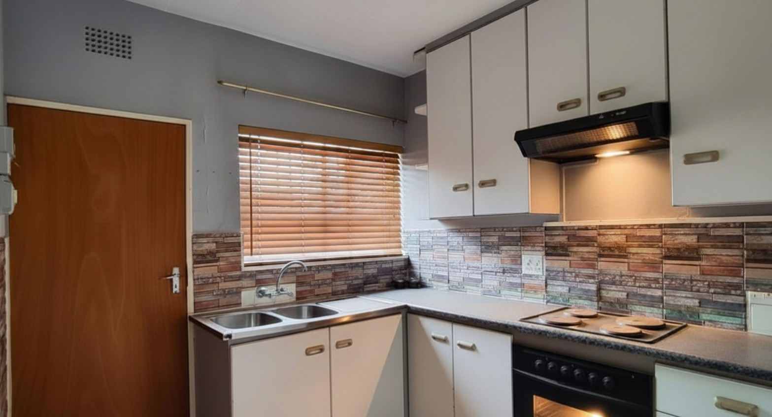 2 bed Apartment For Sale in Brenton, Boksburg R650 000.
