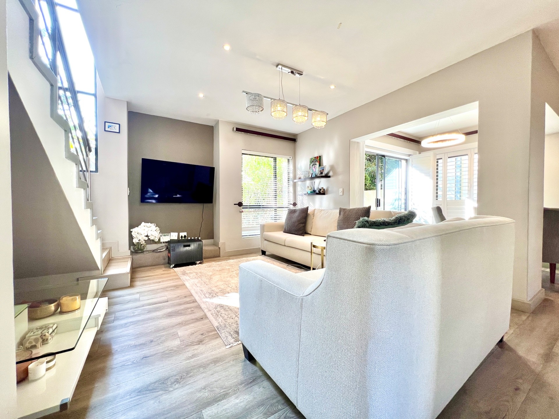 Upmarket 3 Bed Furnished Townhouse to Rent in Wendywood!