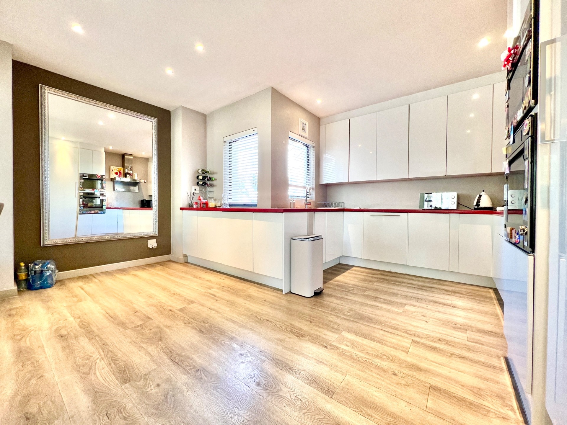 Upmarket 3 Bed Furnished Townhouse to Rent in Wendywood!