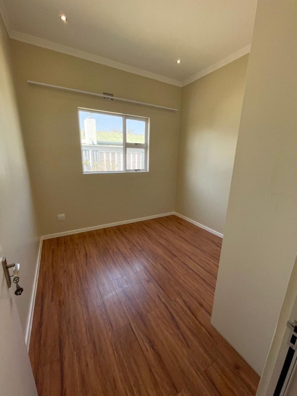 Ground floor 3 bedroom simplex for Sale in secure estate.