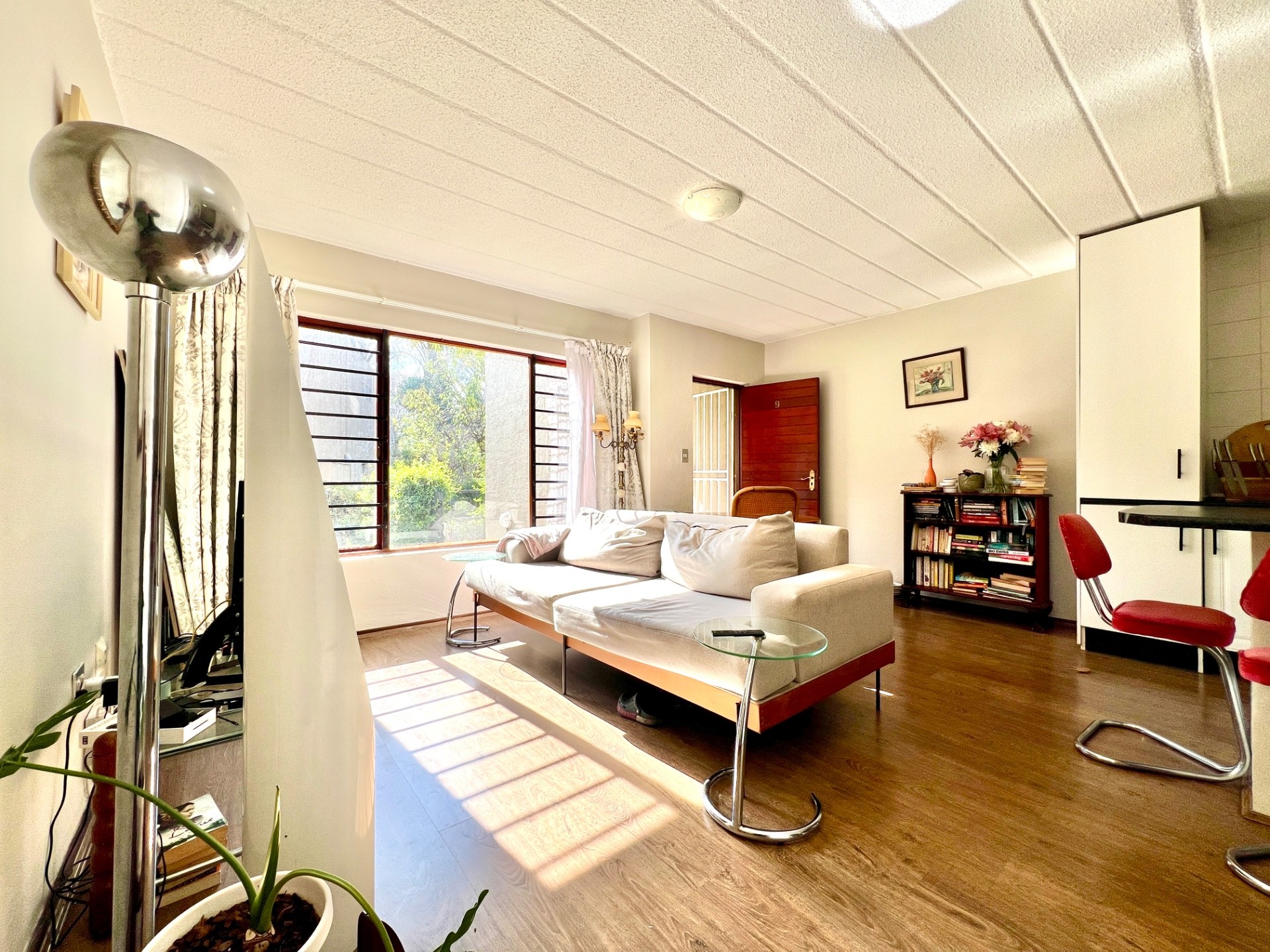 1 Bed Ground Floor Apartment For Sale in Parkwood!