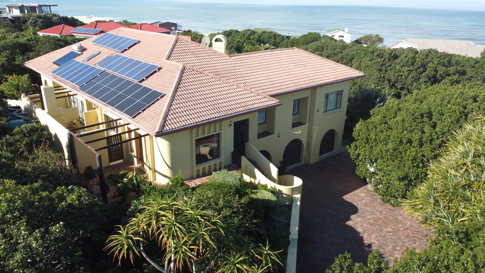 Seven Bedroom House in West Beach Port Alfred